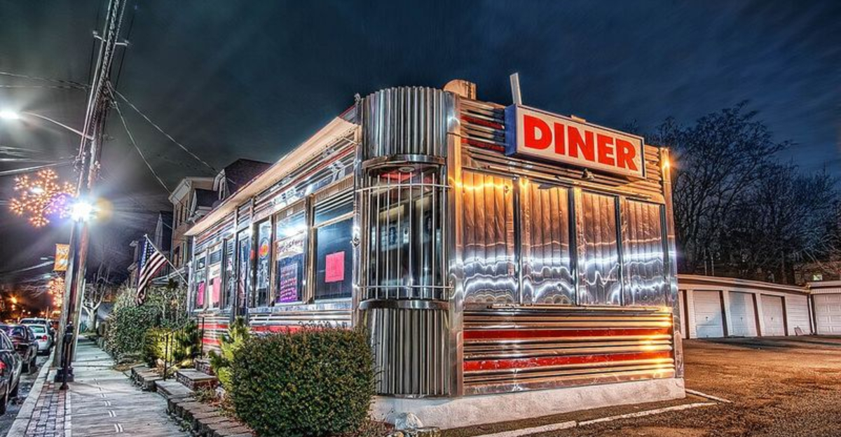 23 Fabulous Fifties Throwbacks That Still Make Us Swoon