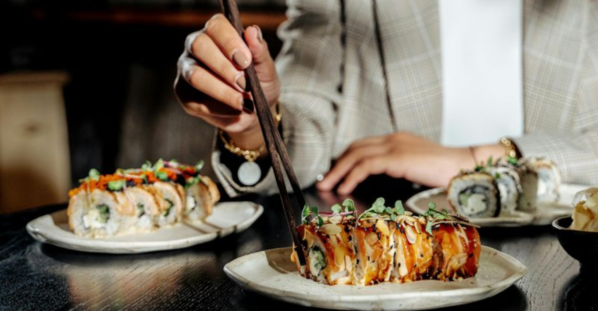 25 Table Manners That’ll Make You Rethink How The World Eats