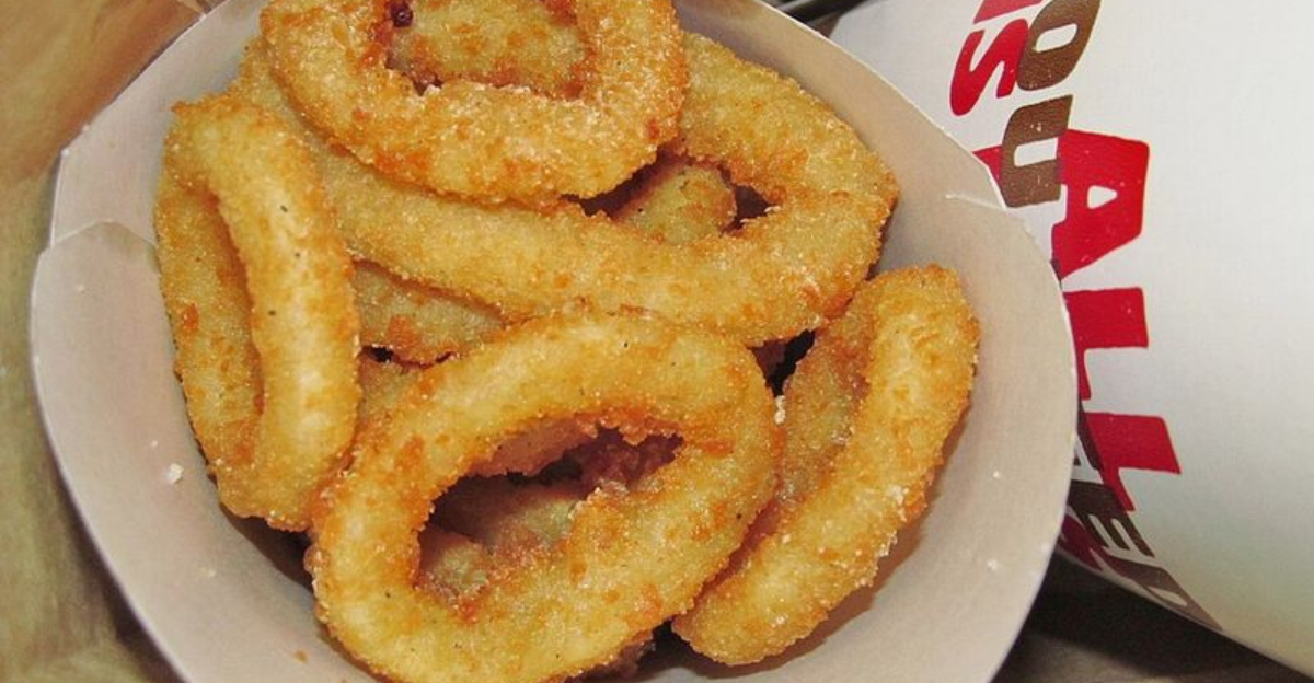 5 Fast Food Chains Serving Onion Rings Worth Their Crown