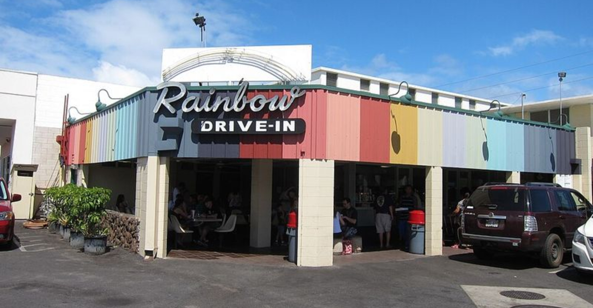 6 Unmissable Hawaiian Diners Drive Ins And Dives Worth The Ultimate Food Pilgrimage
