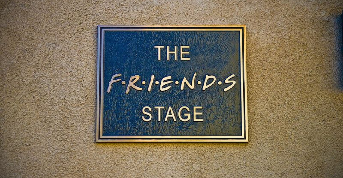 7 Greatest Sitcom Characters Who Never Appeared On Screen