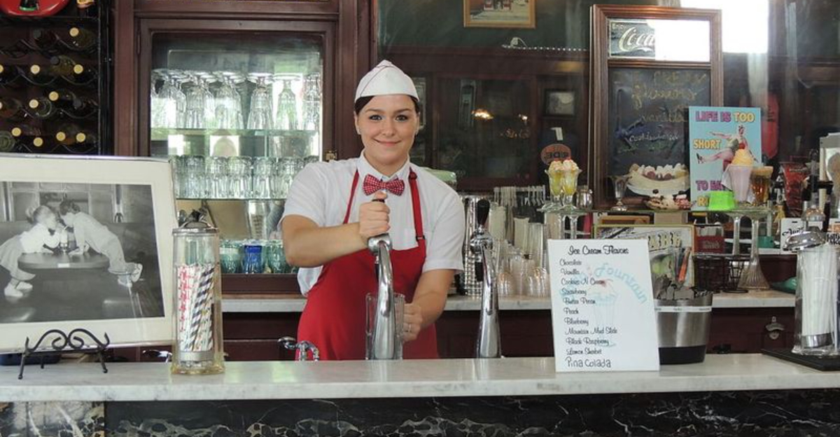 8 Cherished Restaurant Traditions That Quietly Faded Away