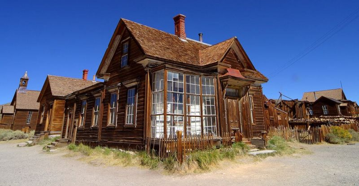 8 Old West Mysteries That Still Have Experts Scratching Their Hats