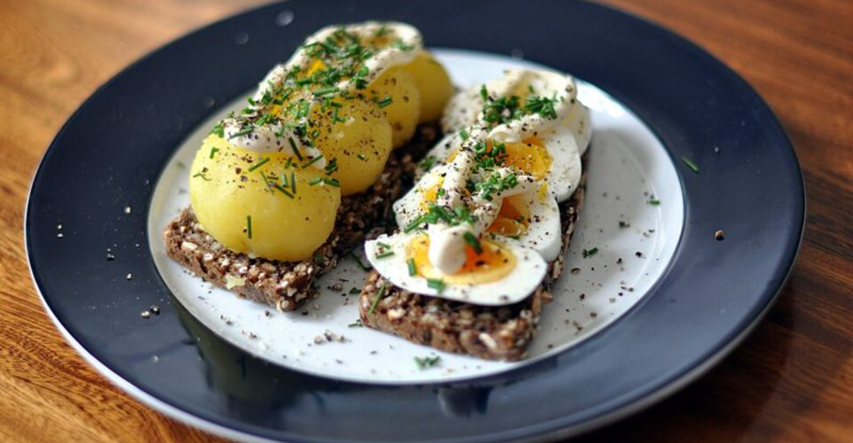 8 Smart Bedtime Snacks That Support Your Weight Loss Goals