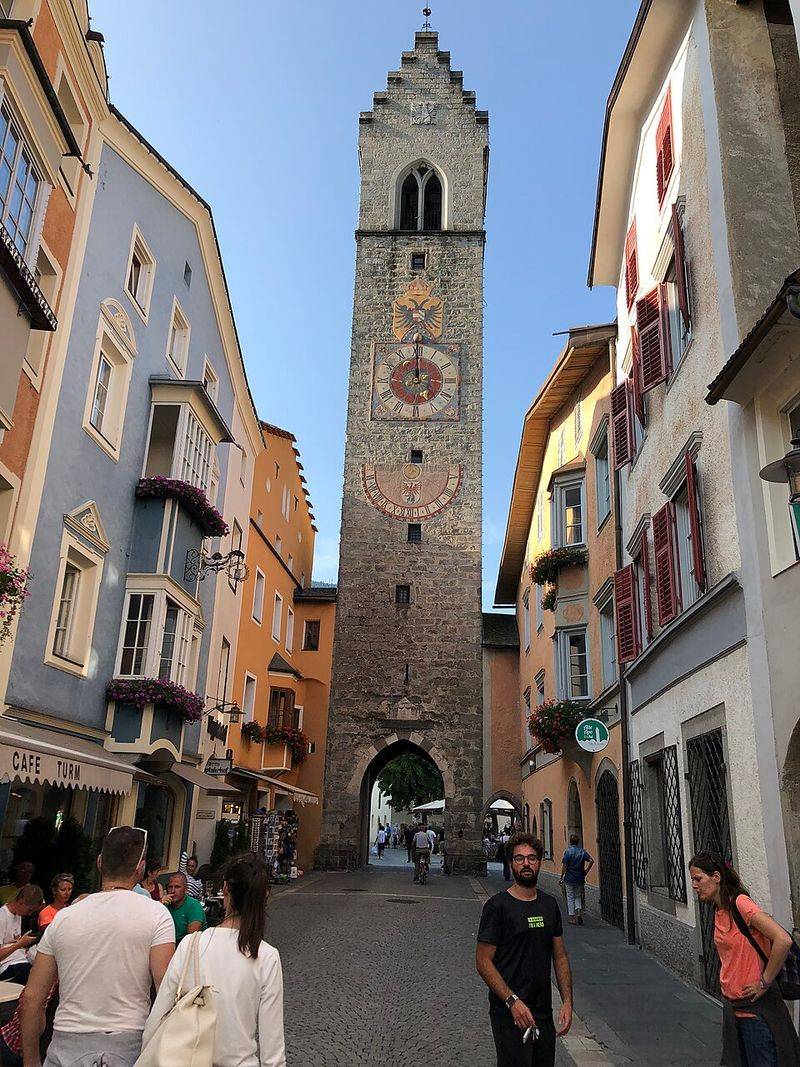 The Iconic Tower of the Twelve