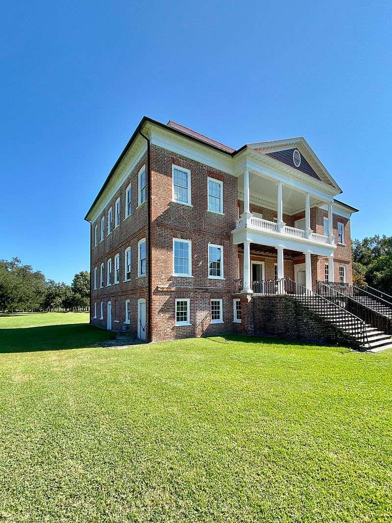 Explore Drayton Hall