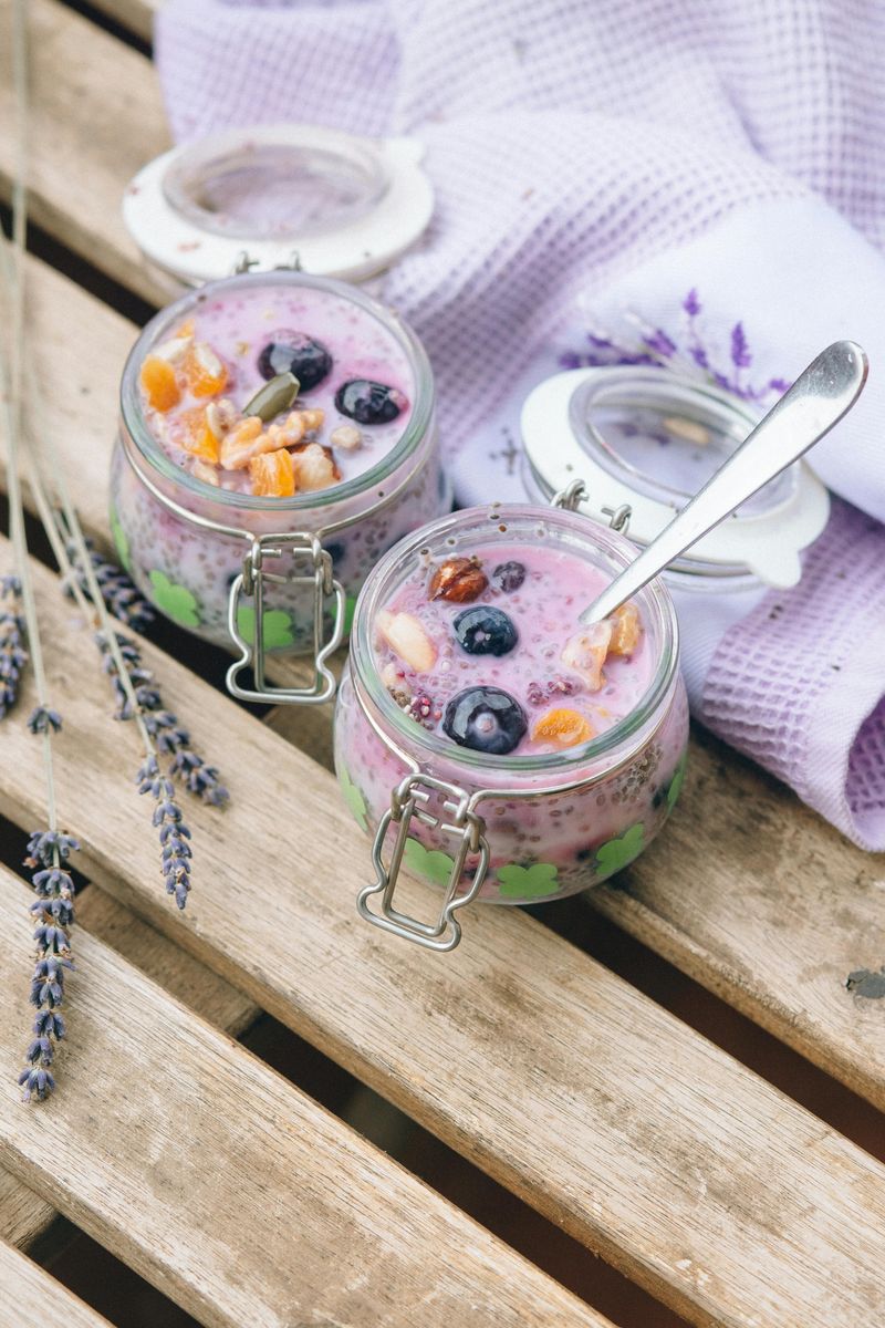Overnight Oats with Chia and Berries