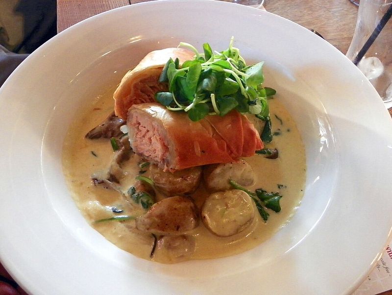 Salmon En Croûte With Dill Cream
