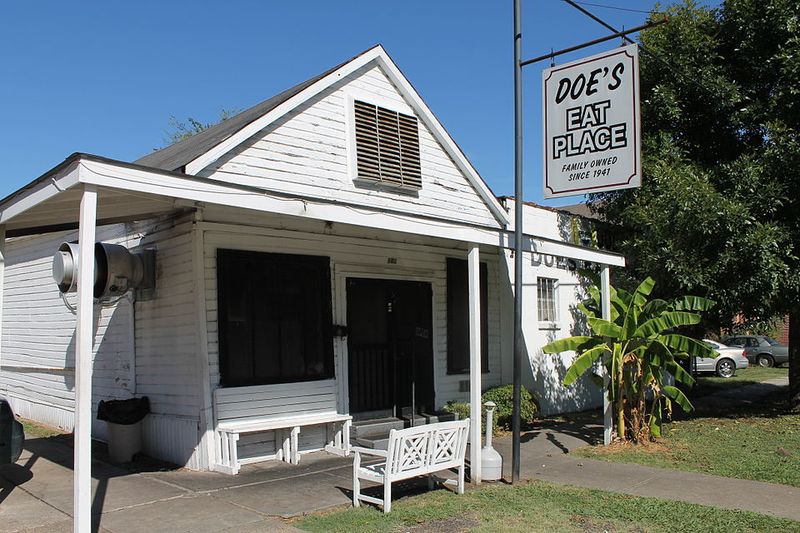 Doe's Eat Place – Greenville, Mississippi (est. 1941)