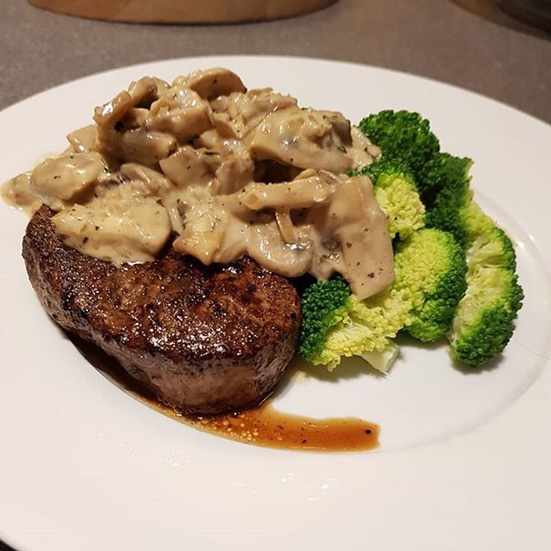 Balsamic Steak and Broccoli Boxes