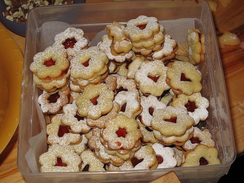 Linzer Cookies With Jam Centers