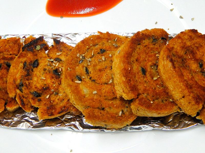 Veggie Hummus Tortilla Pinwheels