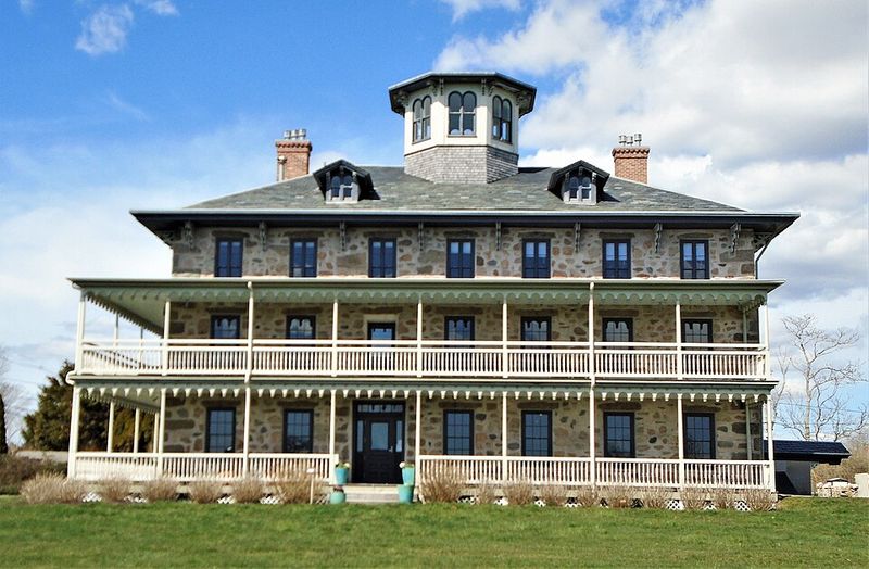 Stone House Inn At Sakonnet Point