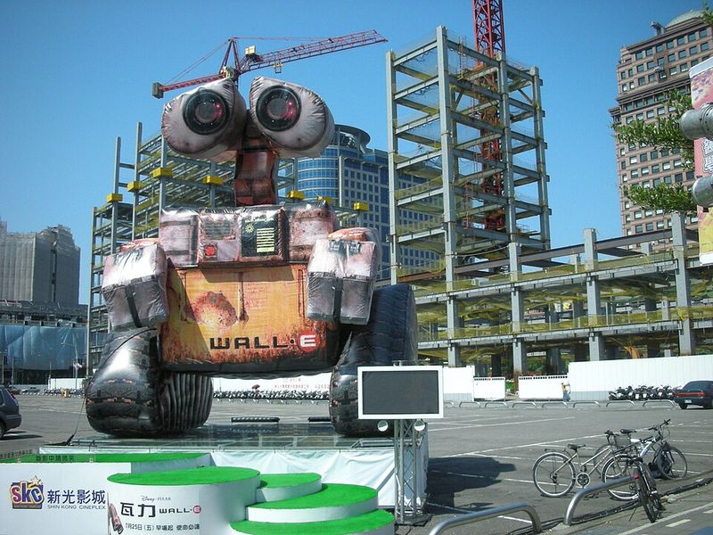 WALL-E – Realistic Space Debris Threat