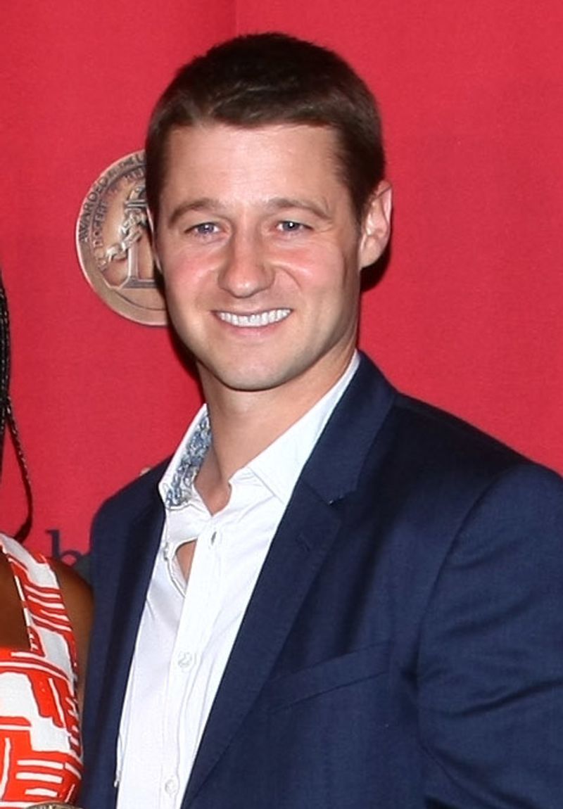 The O.C. – Ryan and Marissa played by visibly older actors