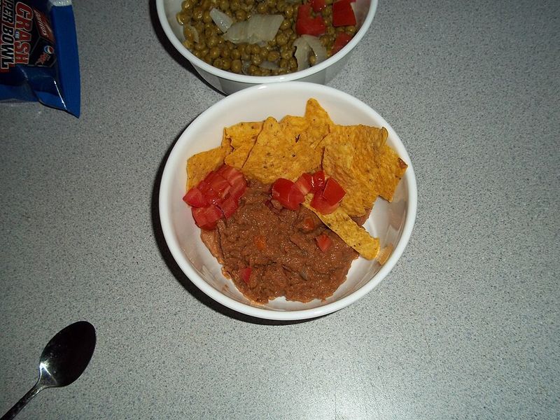 Refried Bean Dip With Tortilla Chips