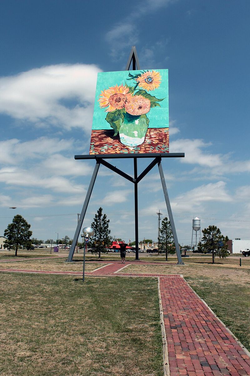 Kansas – World’s Largest Easel