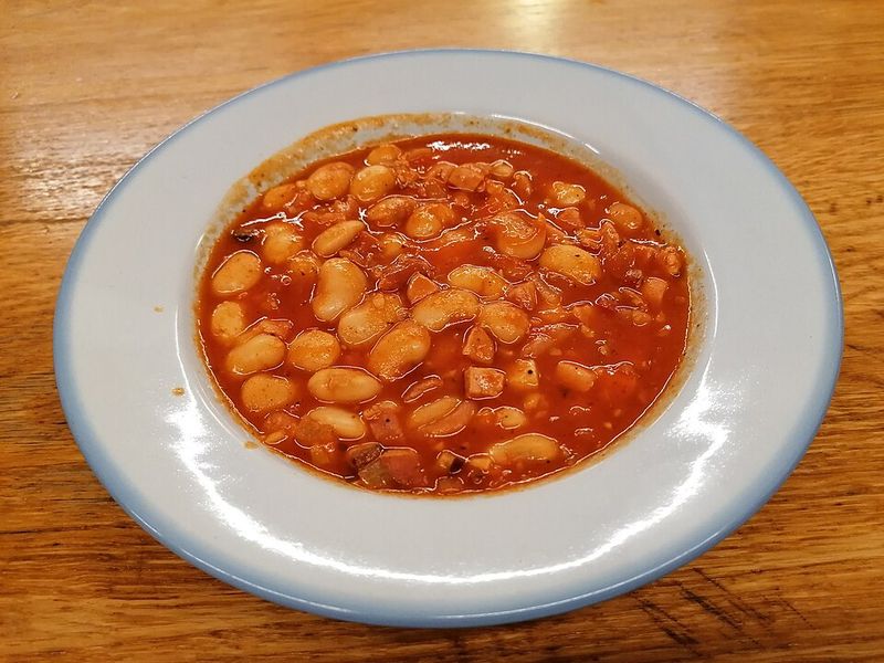 Fasolka po bretońsku (beans in tomato stew)
