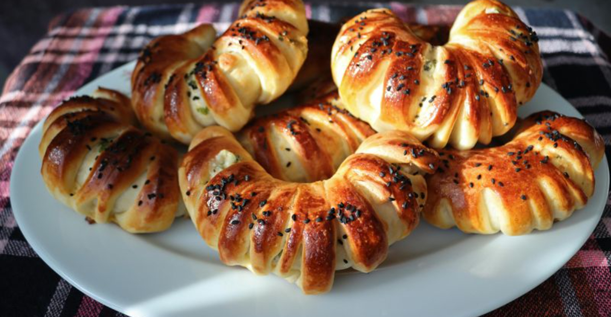 Last-Minute Crescent Roll Appetizers For Surprise Guests