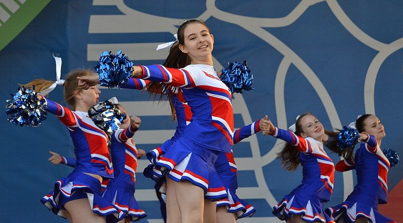 Friend Groups and Cliques