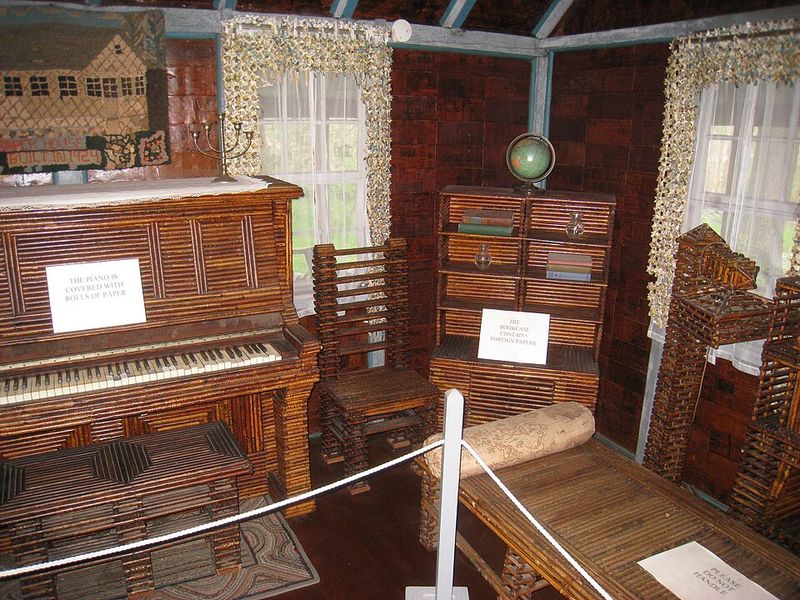 Massachusetts – Paper House