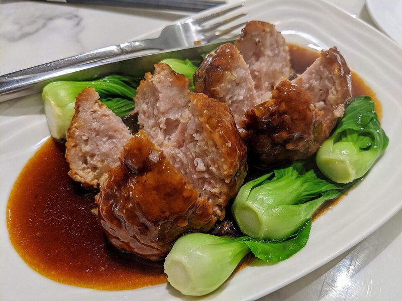 Lion's Head Meatballs (Chinese-Style)