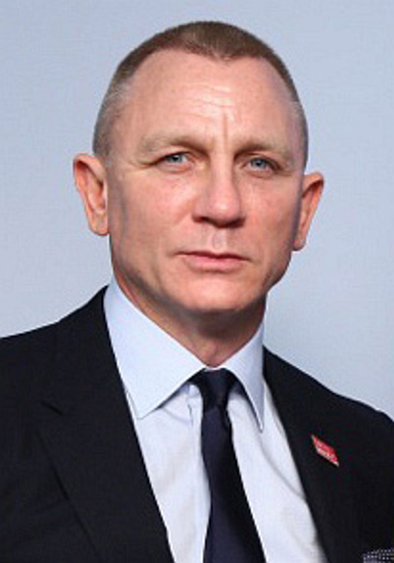 Daniel Craig – Lost the Tip of a Finger and Tore His Shoulder