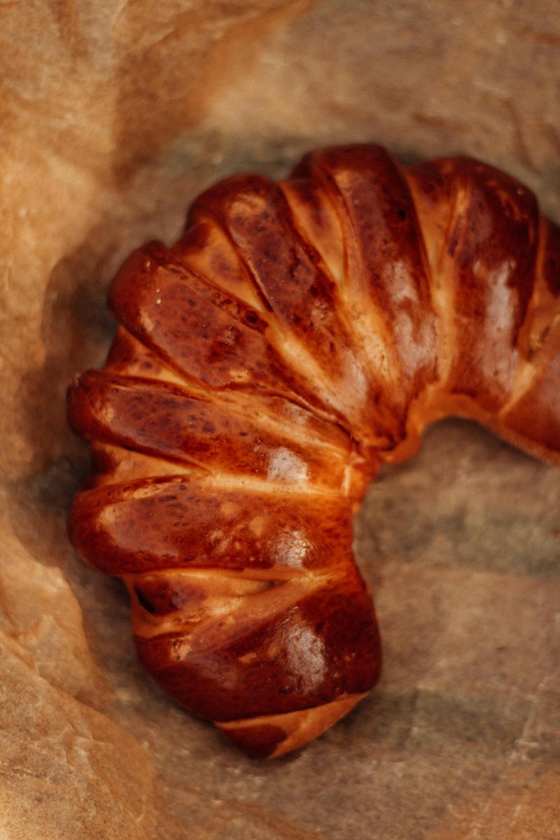 Braided Or Twisted Crescent Bread Ring