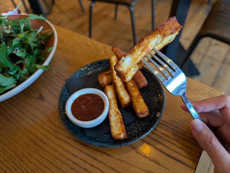 Halloumi Fries