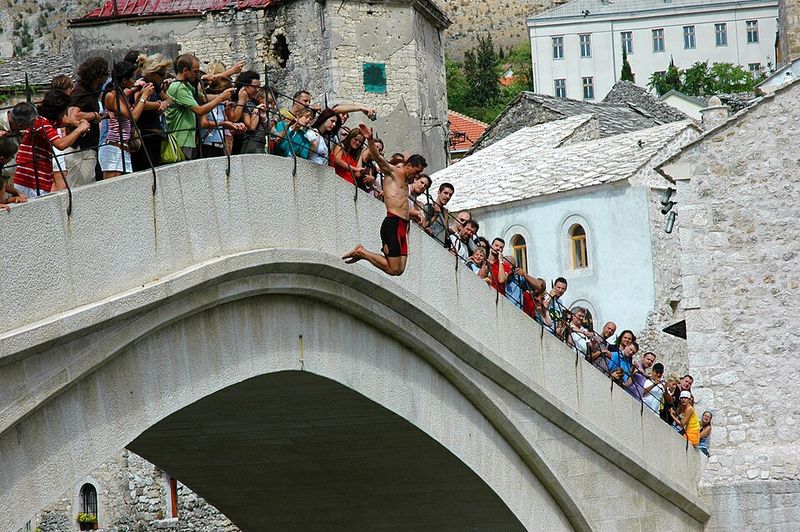 Bridge Divers: A Tradition of Courage