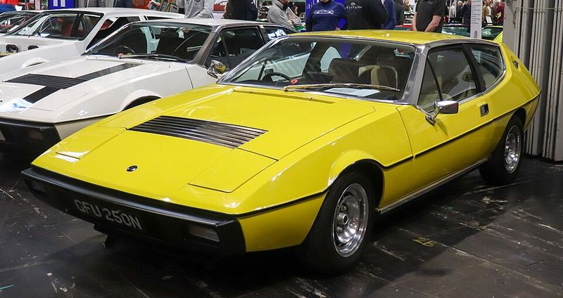 Lotus Elite (Type 75/83) (1974–1982) - Fiberglass Shooting-Brake GT