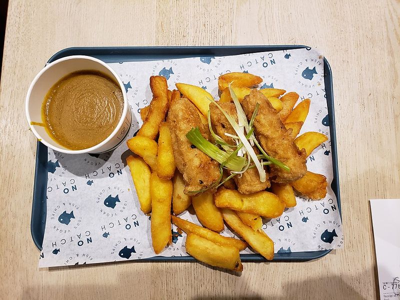 Chips With Curry Sauce