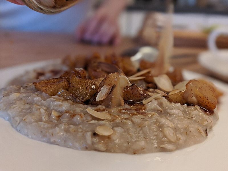 Apple Cinnamon Oatmeal