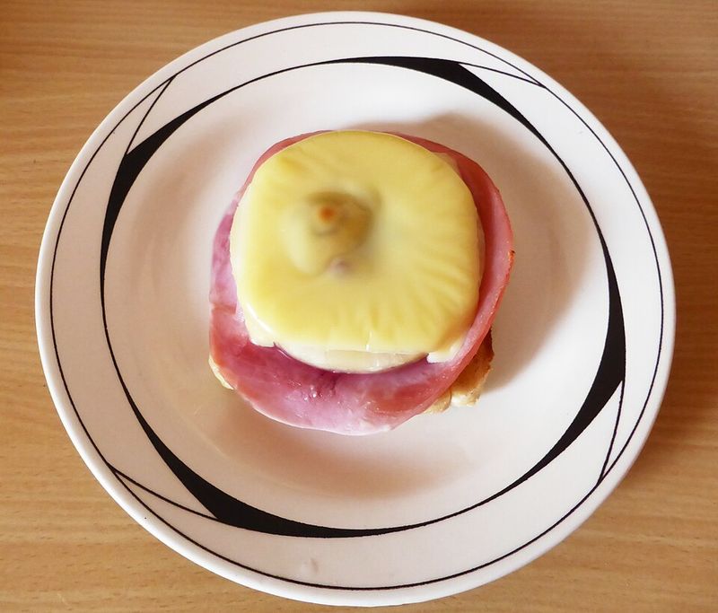 Toast Hawaii (Ham, Pineapple & Cheese)