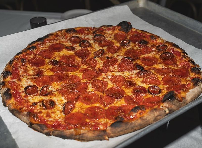 Hot Honey Pizza (Hot Honey Apizza)