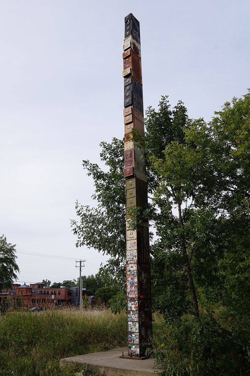 Vermont – World’s Tallest Filing Cabinet