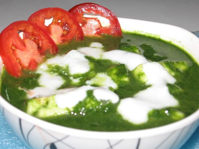 Cottage Cheese In Spinach Sauce