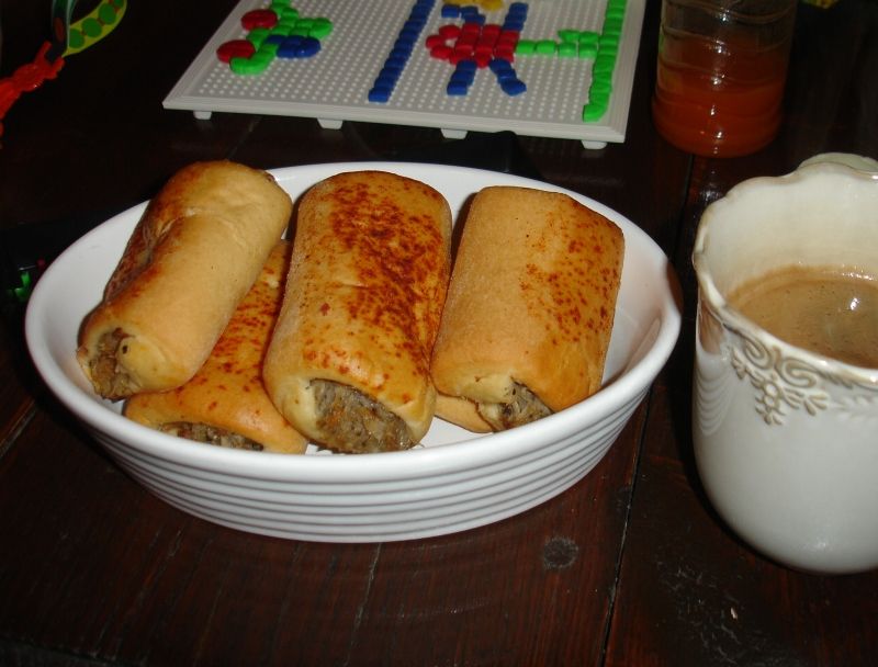 Paszteciki (stuffed savory pastries)