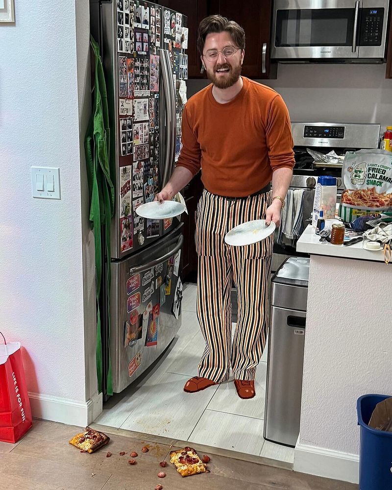 Serving Dropped Food Like Nothing Happened