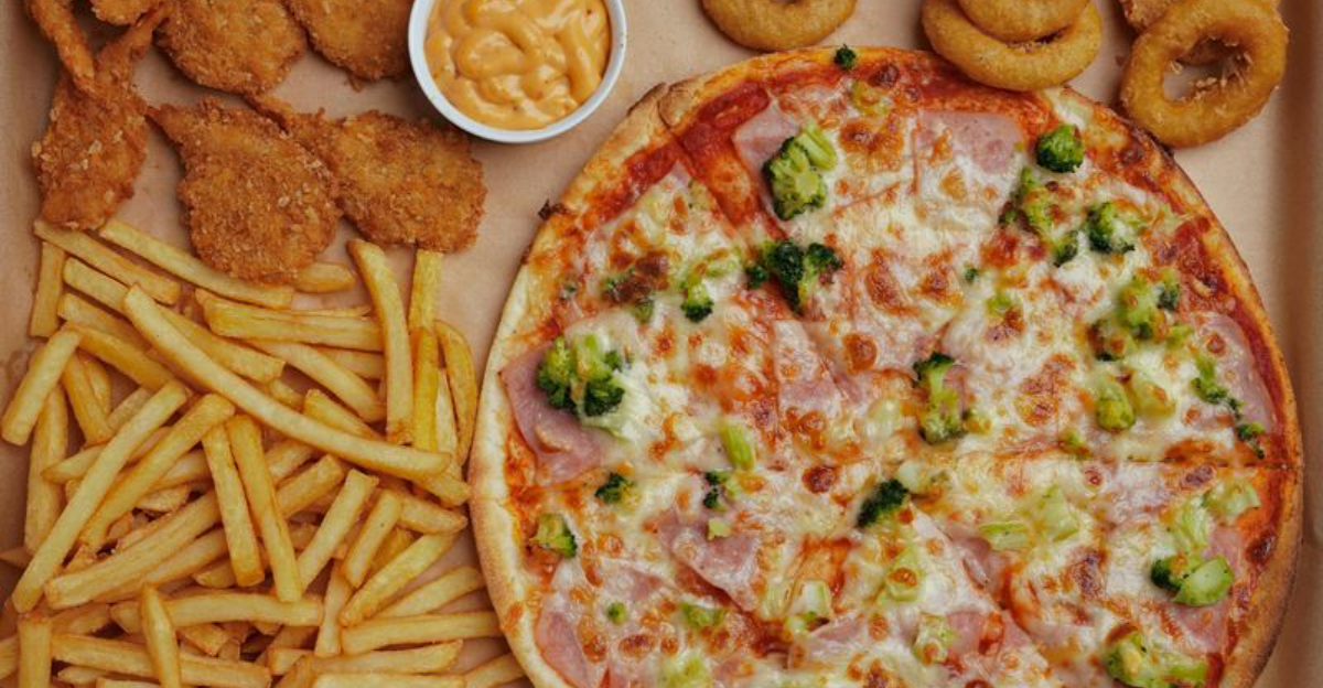 12 Restaurant Red Flags That Make Me Put My Fork Down