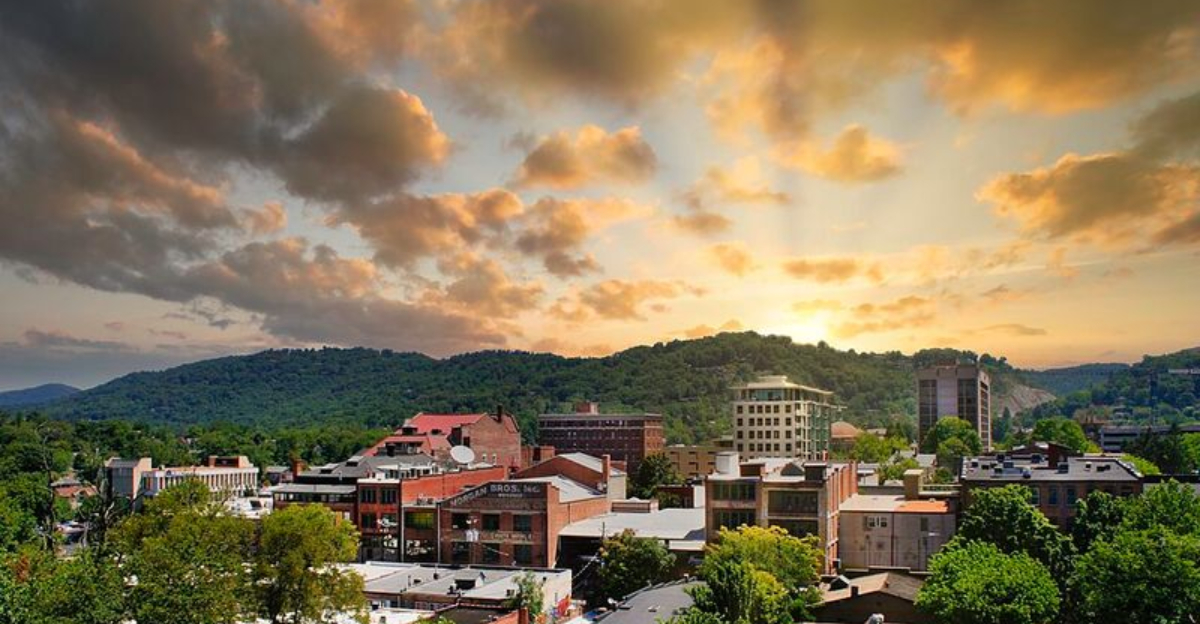 20 Book Towns In The USA Every Avid Reader Needs To Explore