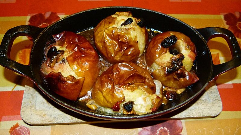 Baked Cinnamon Apples With Nuts