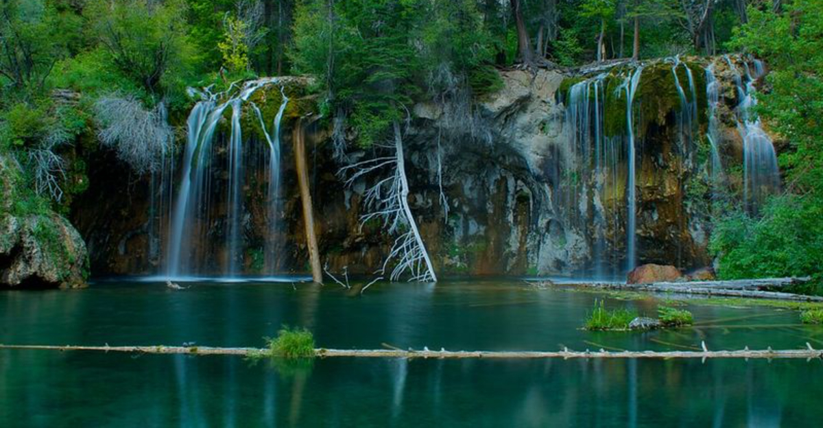 20 Lakes That Showcase America At Its Most Beautiful