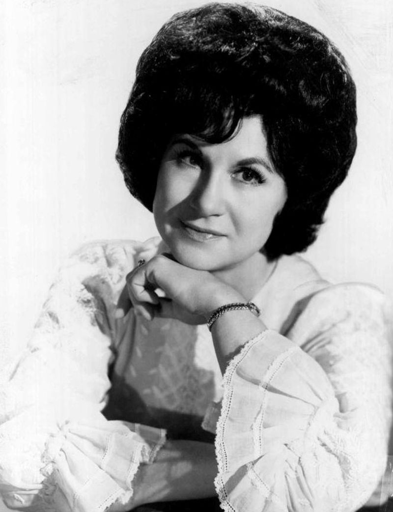 It Wasn't God Who Made Honky Tonk Angels – Kitty Wells