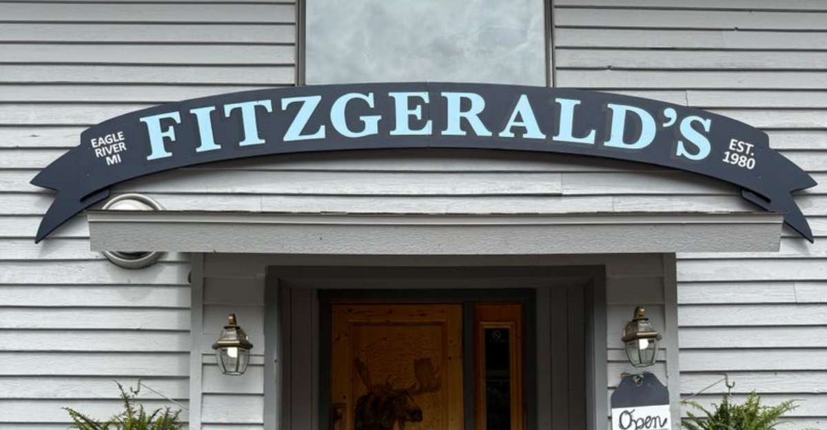 5 Michigan Spots Locals Secretly Hope Stay Off The Tourist Map