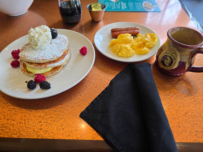 Alabama: Another Broken Egg Cafe