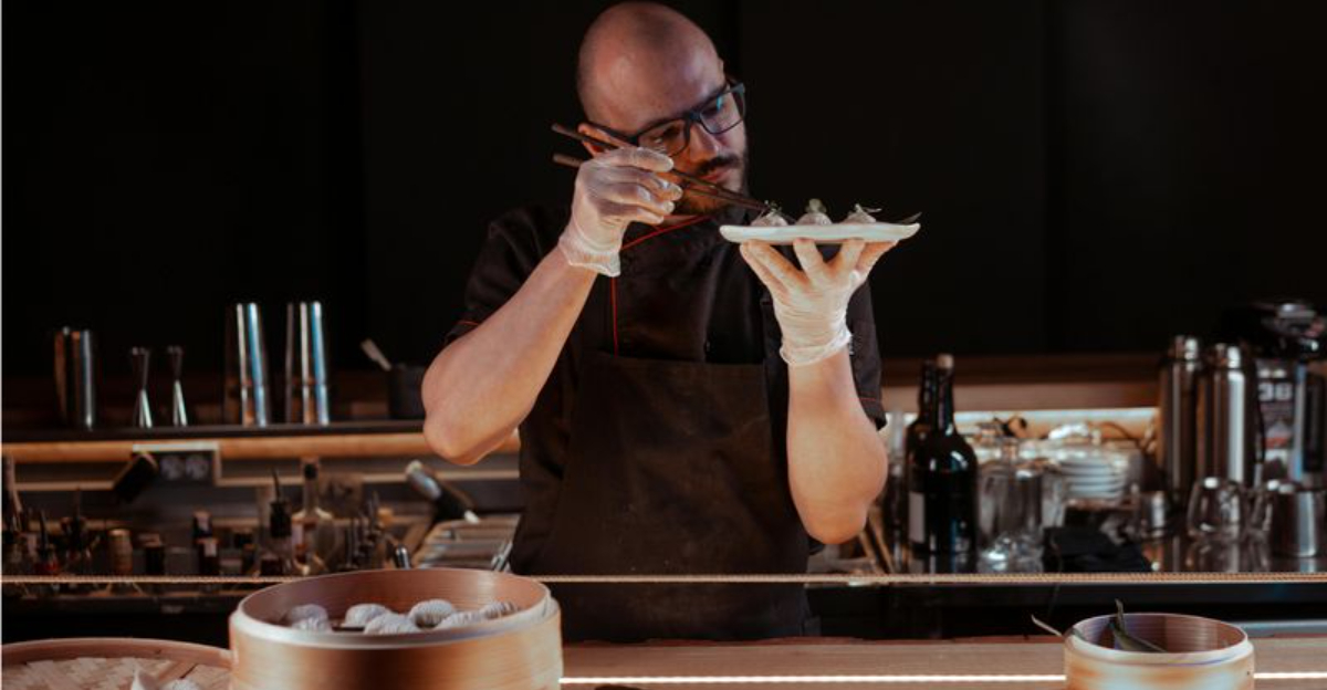 6 Dining Habits That Truly Support Restaurant Staff