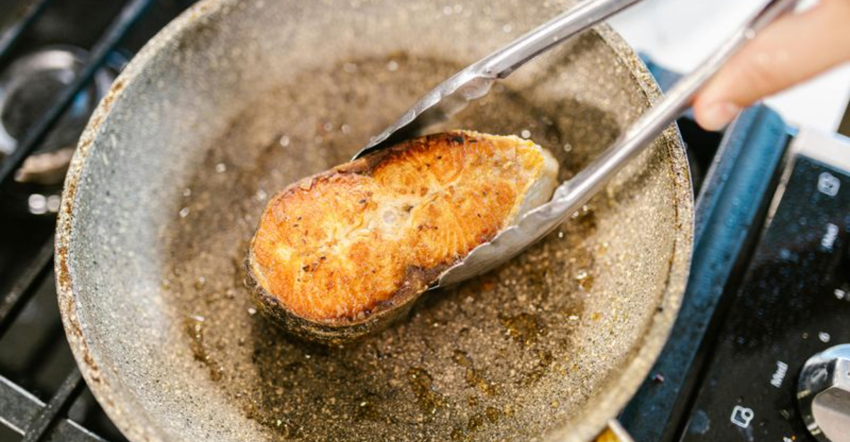 7 Kitchen Habits From The ’60s That Wouldn’t Pass Modern Safety Rules