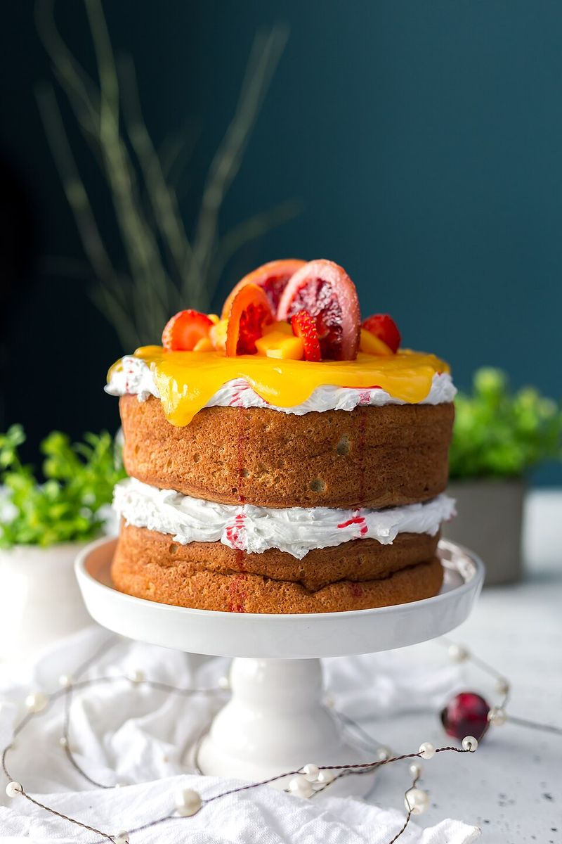 Go For A Semi-Naked Cake With Fresh Fruit