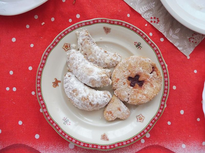 Vanillekipferl (Vanilla Crescents)